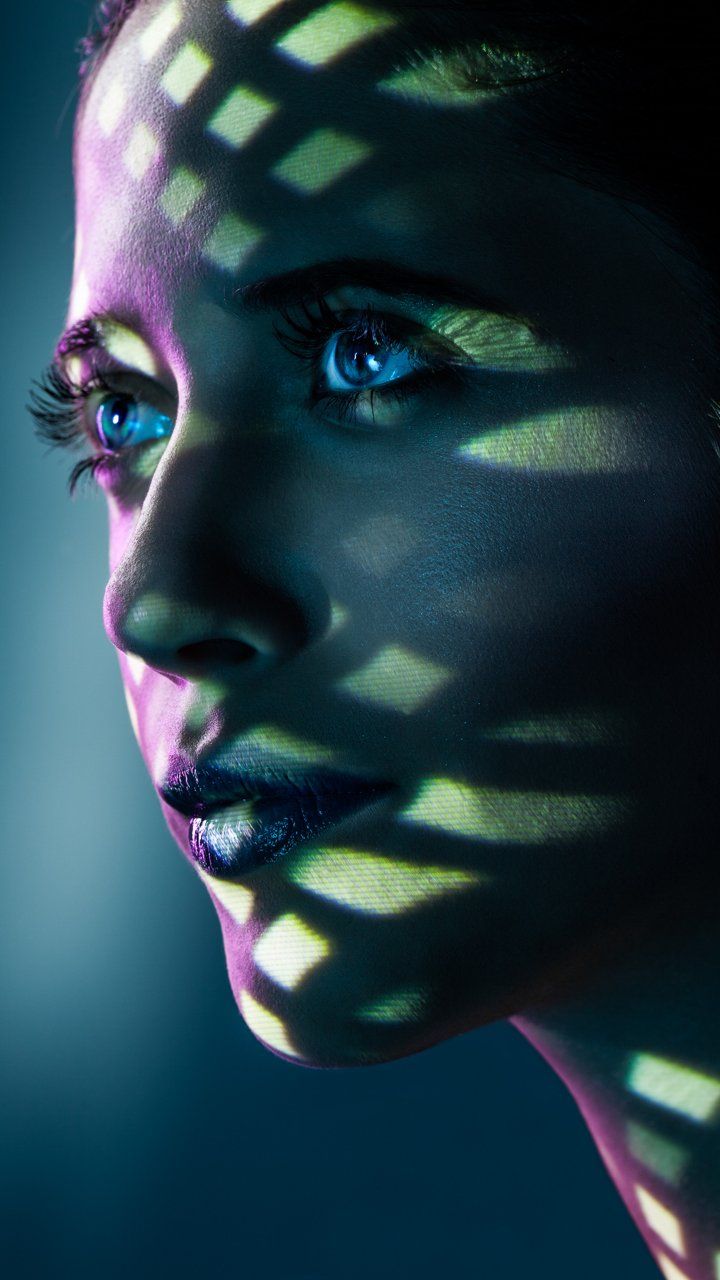 Light-pattern beauty portrait reel